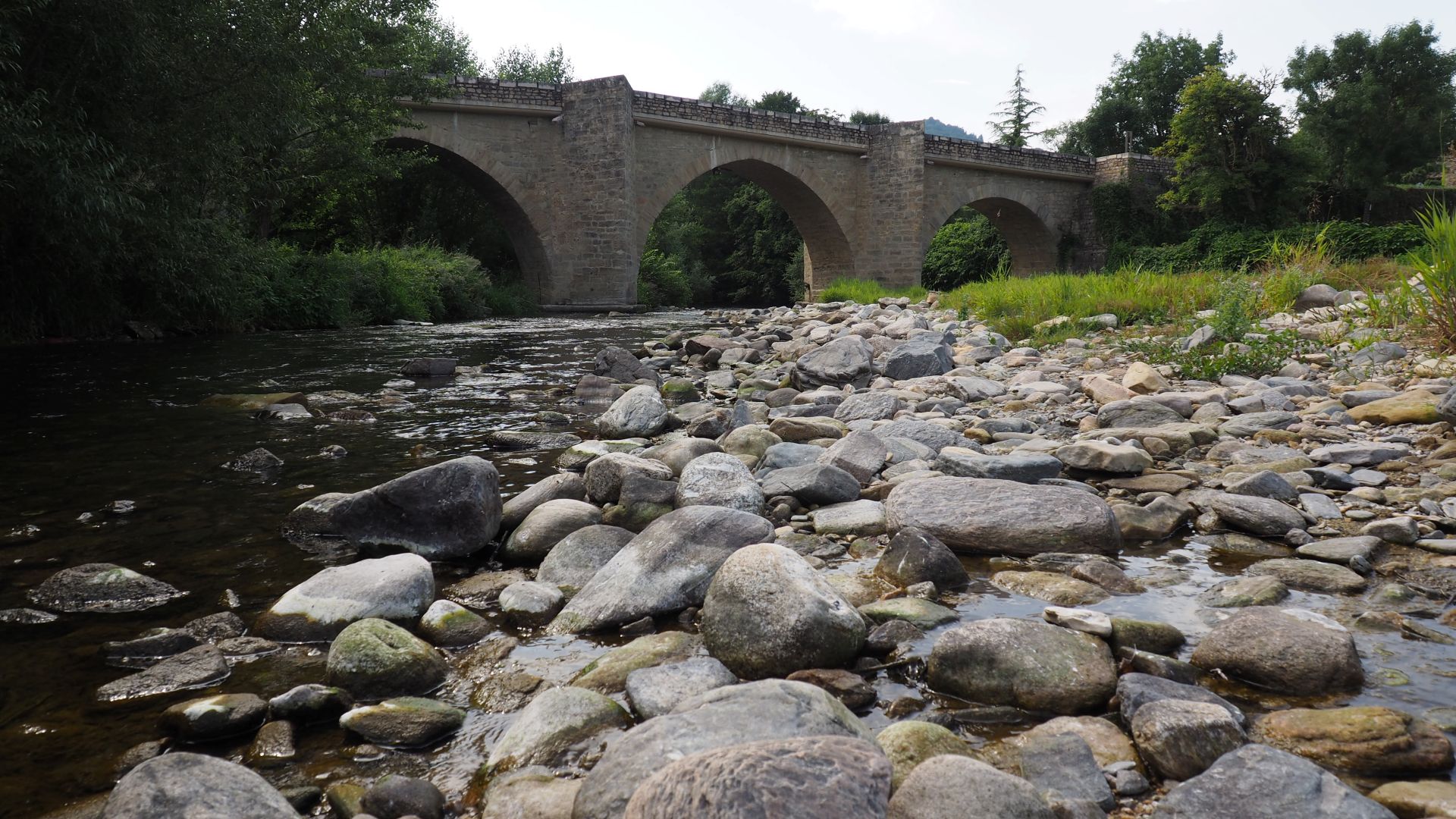 Pont sur la colagne