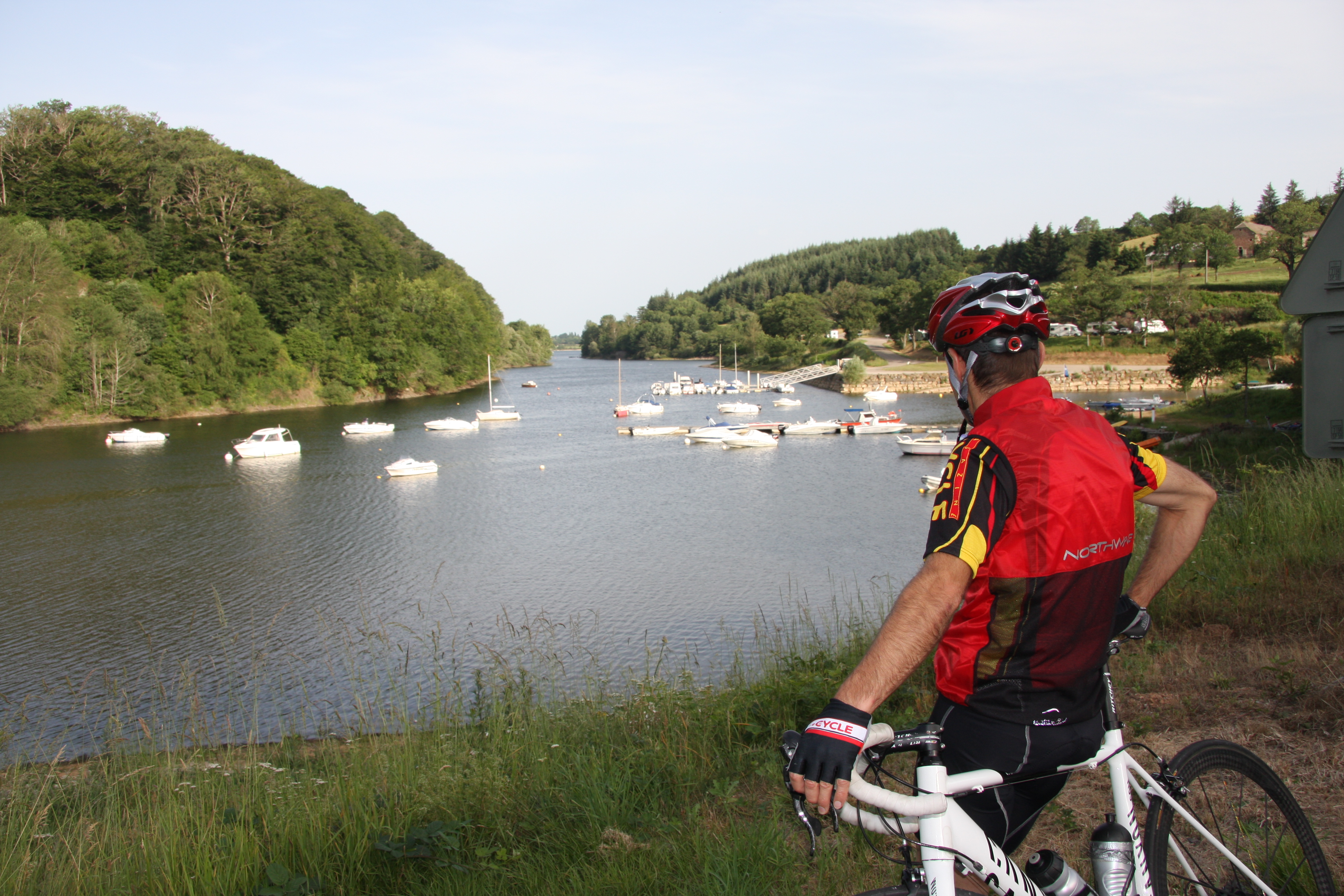 Vue sur les lacs de Lévézou