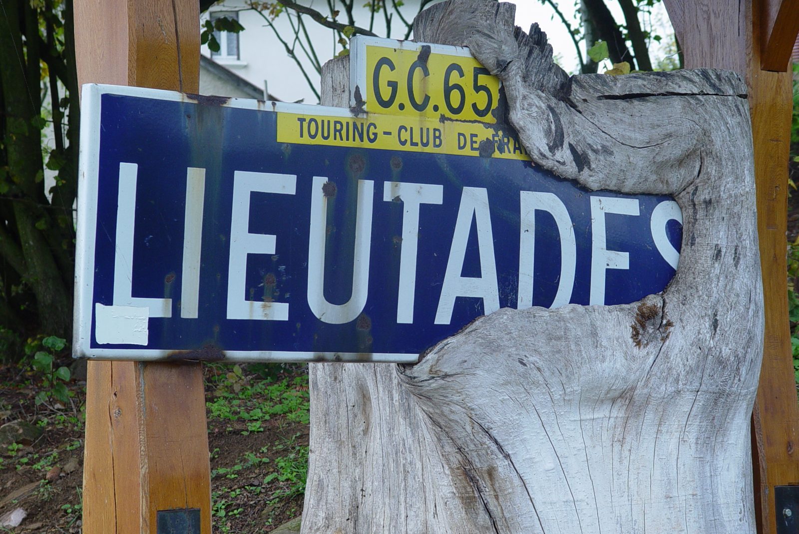 L'entrée de commune de Lieutadès