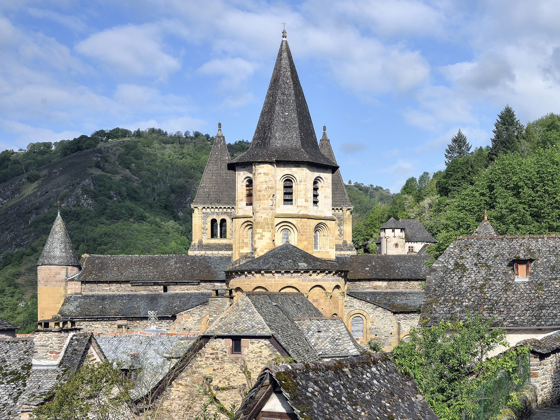 Abbatiale Sainte-Foy de Conques sur le parcours Terra Trail n°7