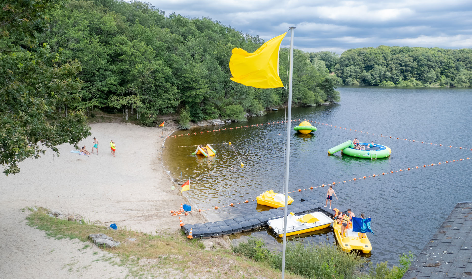 Baignade surveillée en été aux Galens