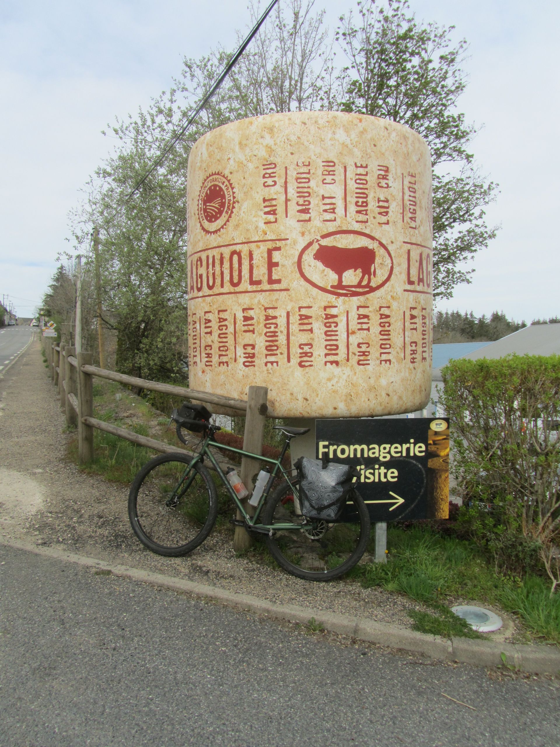 Profitez d'une visite et d'une dégustation de Laguiole à la Coopérative jeune Montagne